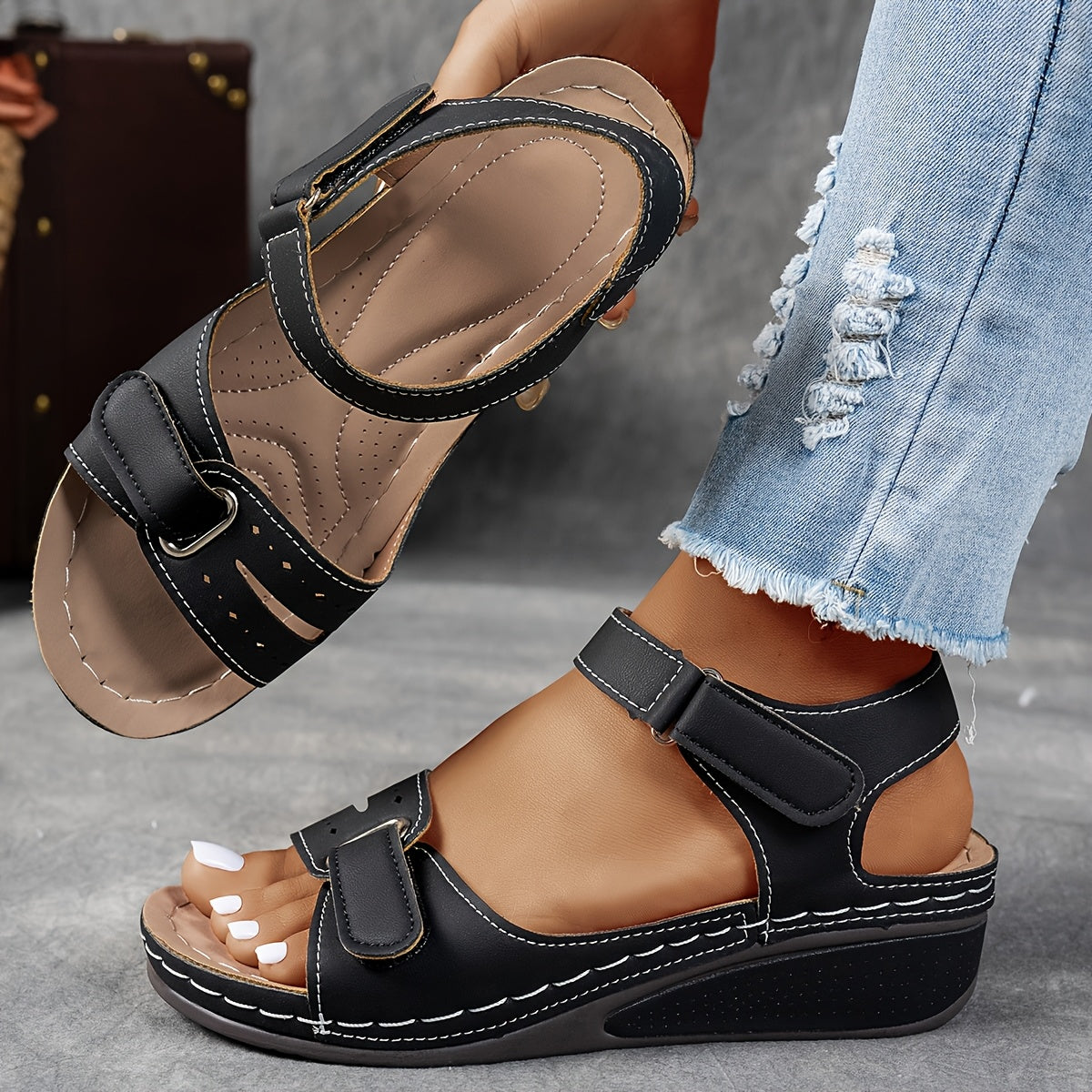Corinne | Sandales à talon compensé en simili cuir avec maintien