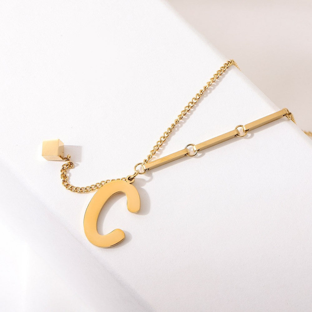 Benedita | Collier doré avec lettre