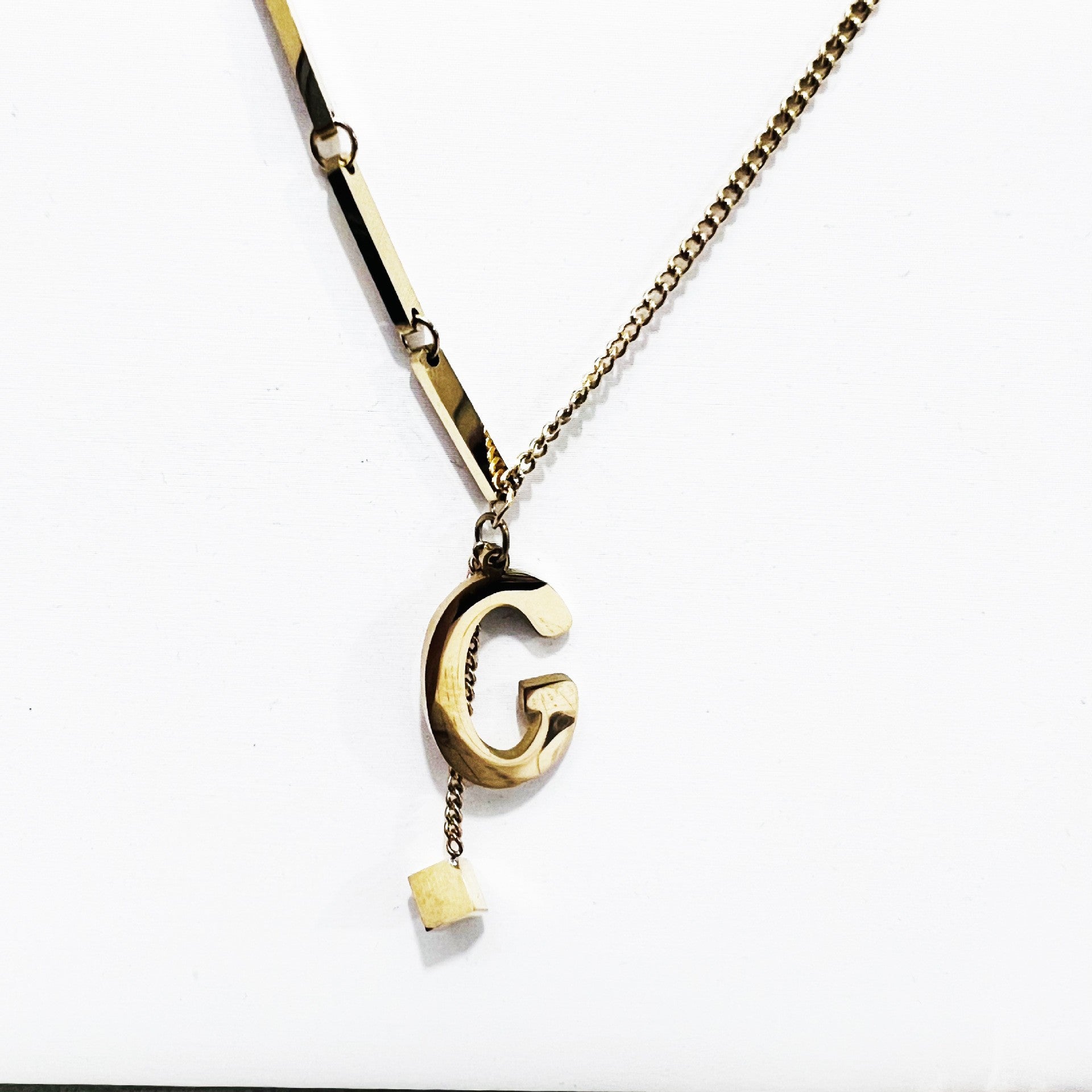 Benedita | Collier doré avec lettre