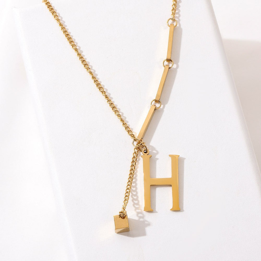 Benedita | Collier doré avec lettre