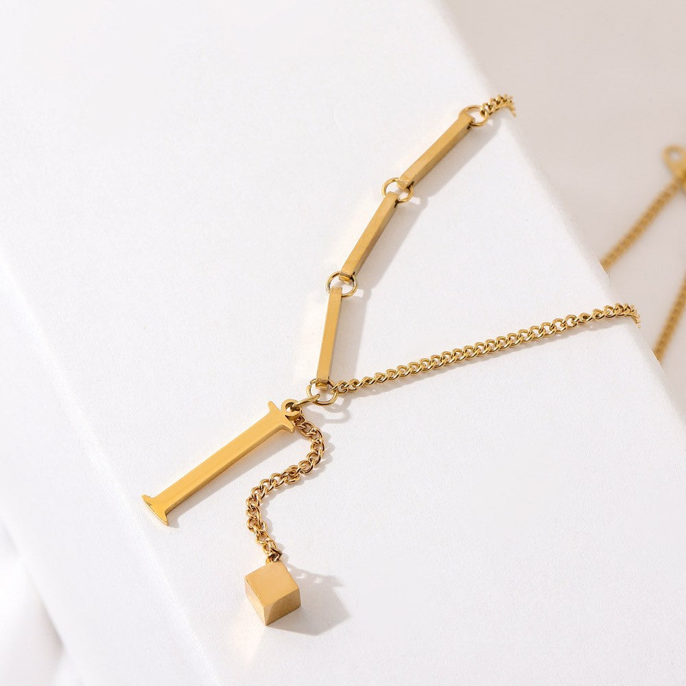 Benedita | Collier doré avec lettre