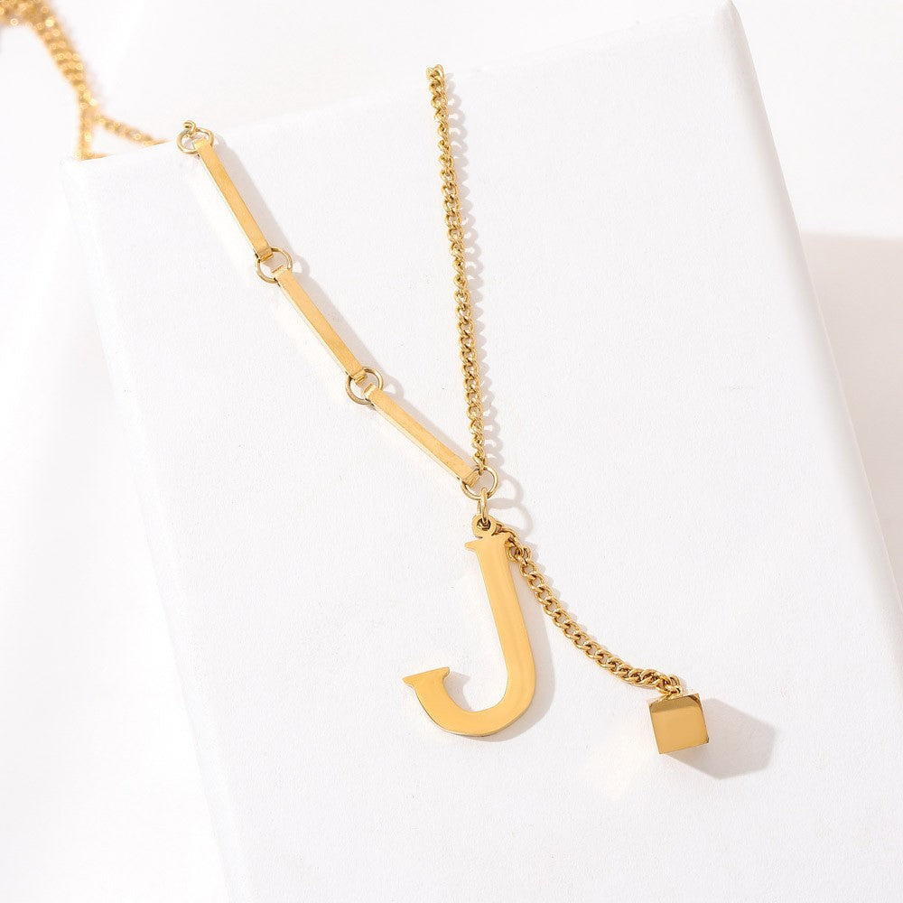 Benedita | Collier doré avec lettre