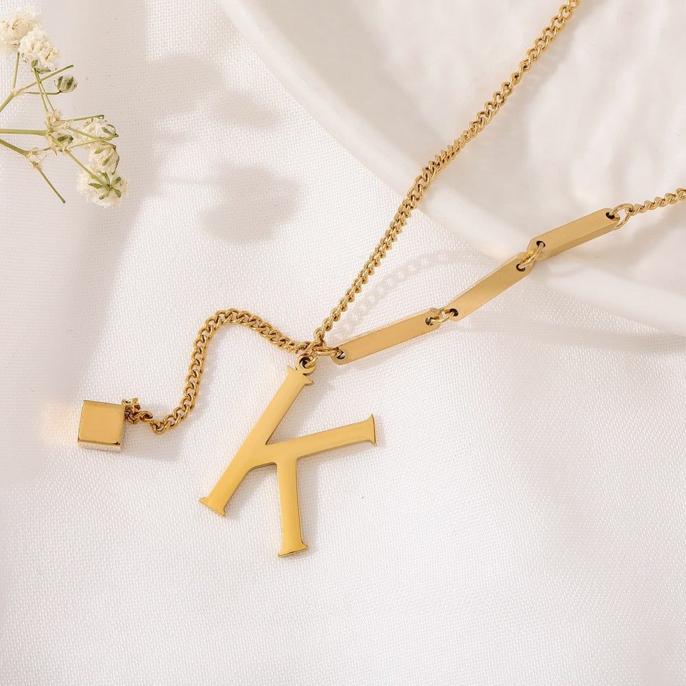 Benedita | Collier doré avec lettre