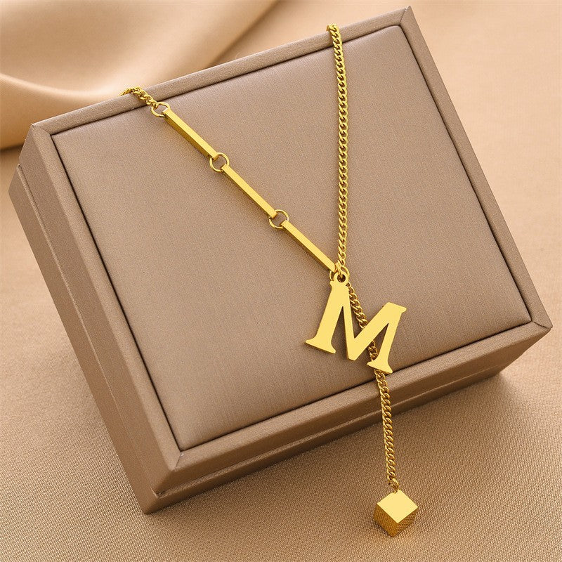 Benedita | Collier doré avec lettre