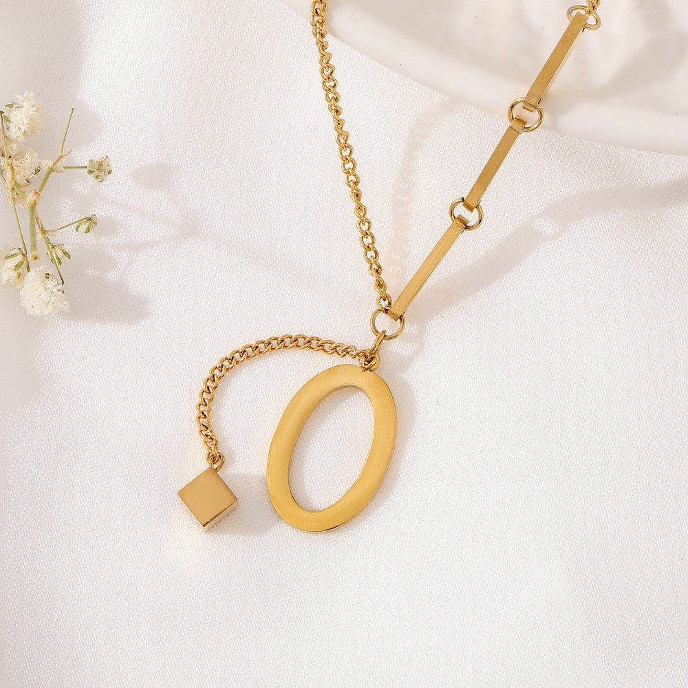 Benedita | Collier doré avec lettre