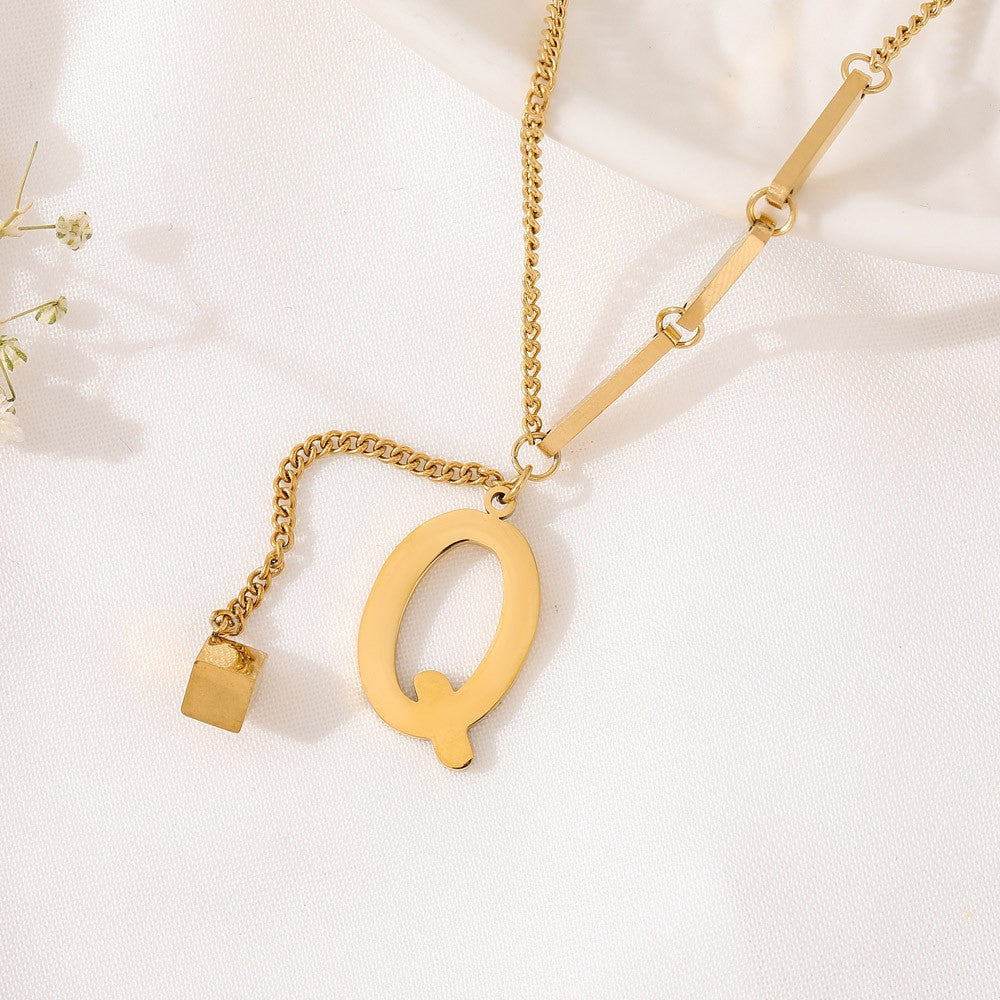 Benedita | Collier doré avec lettre