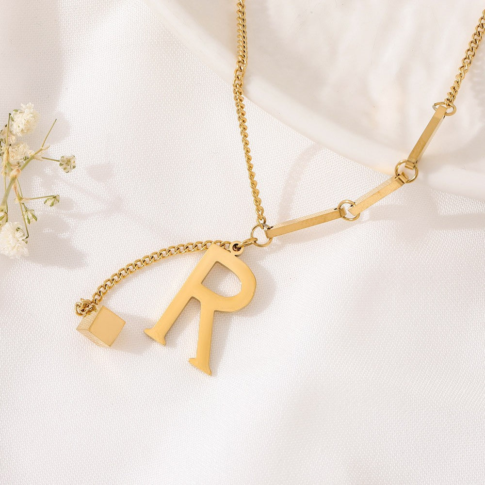 Benedita | Collier doré avec lettre