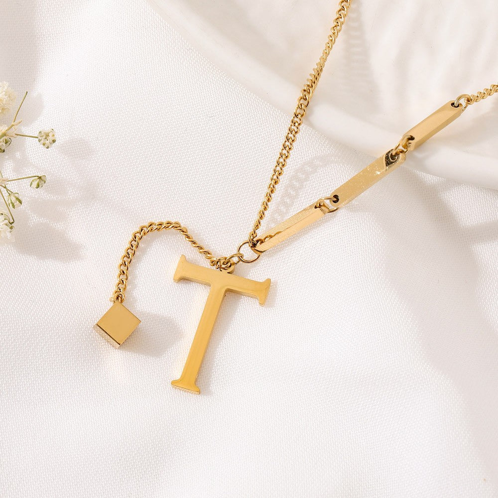 Benedita | Collier doré avec lettre