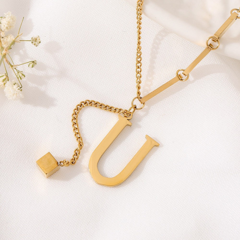 Benedita | Collier doré avec lettre