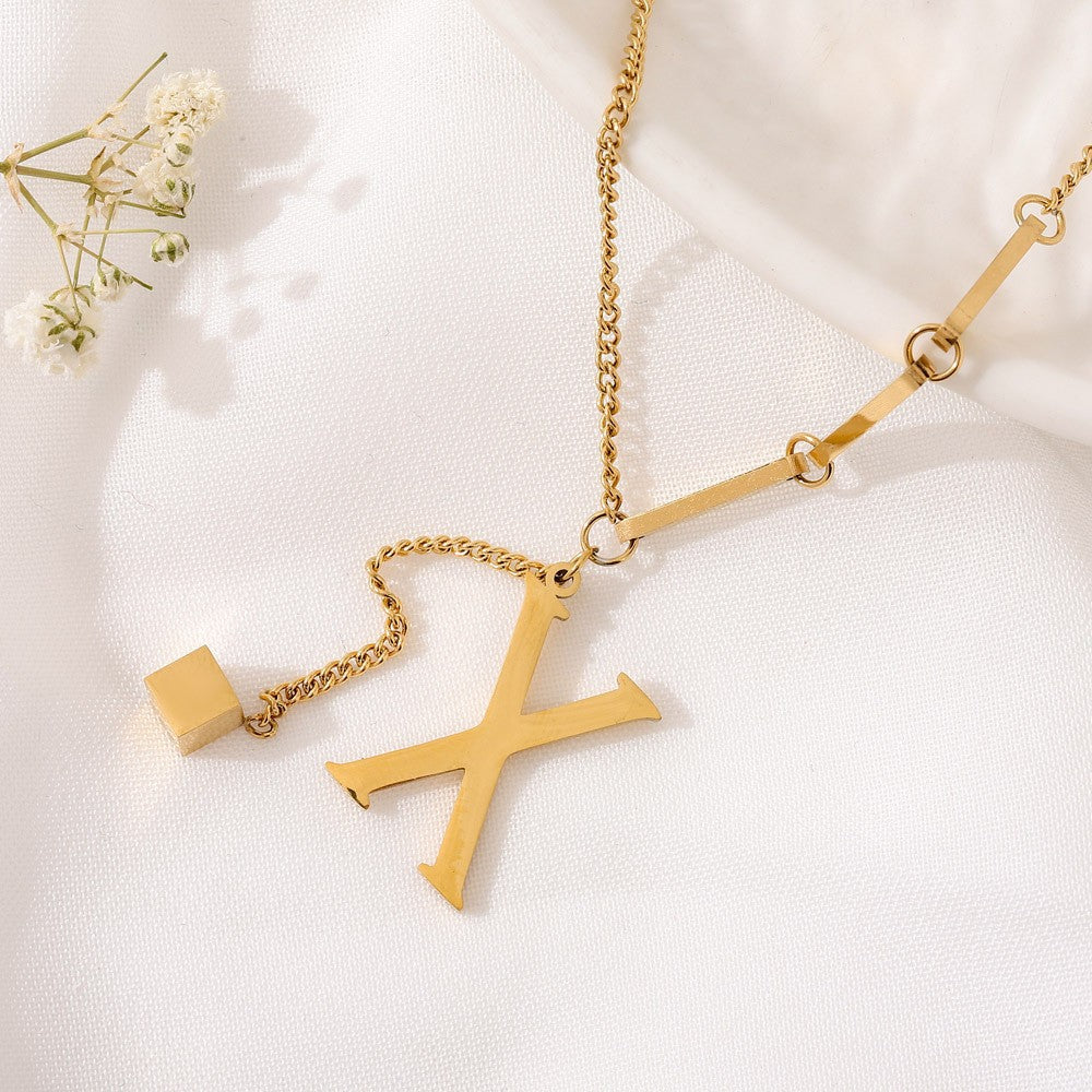 Benedita | Collier doré avec lettre