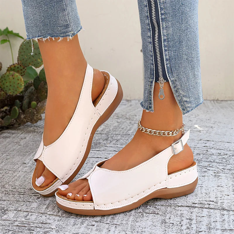Gitta | Sandales rétro avec bride de talon réglable