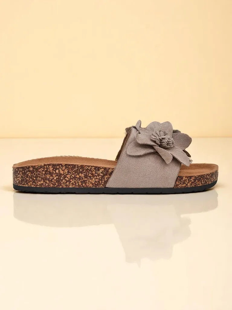 Lieselotte | Tongs élégantes pour femmes avec détails floraux