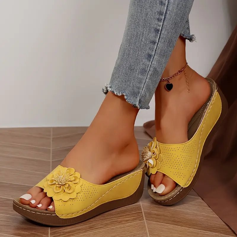 Lena | Sandales à talons minimalistes avec détails floraux